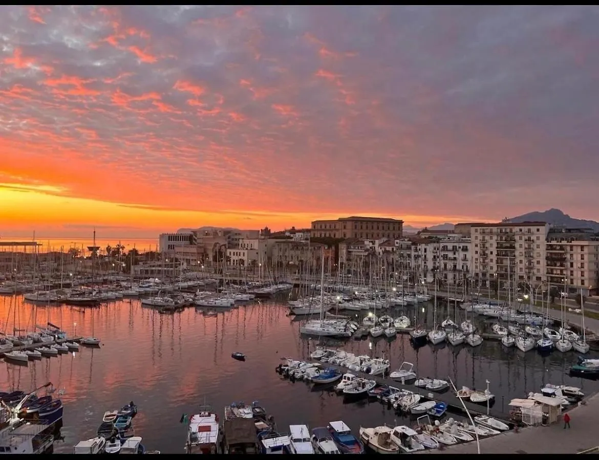 Appartamento Cala Mare Palermo 0*,  Italia